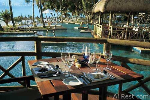 La Pirogue Hotel 14